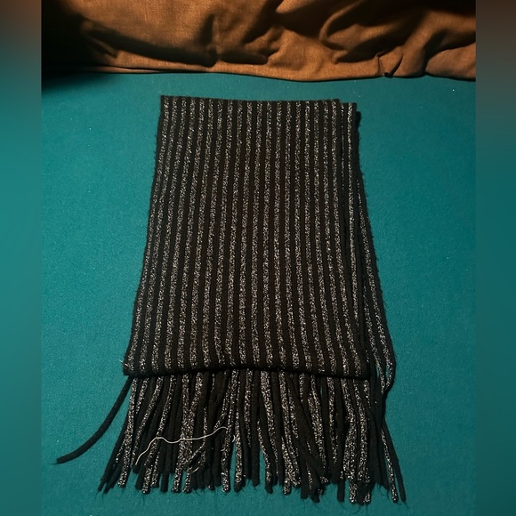 Handmade Scarf - Picture 3 of 3